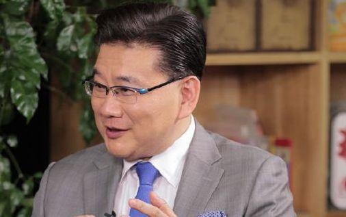 曹可凡背景很大吗